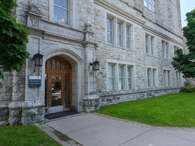 Tenure-Track Scholar/Educator Faculty Position in Pathology and Molecular Medicine Queen’s University