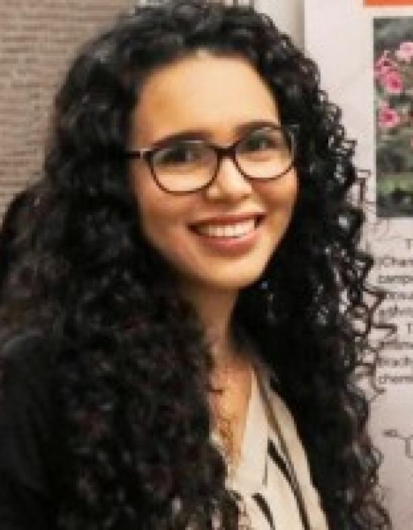   Larissa Oliveira